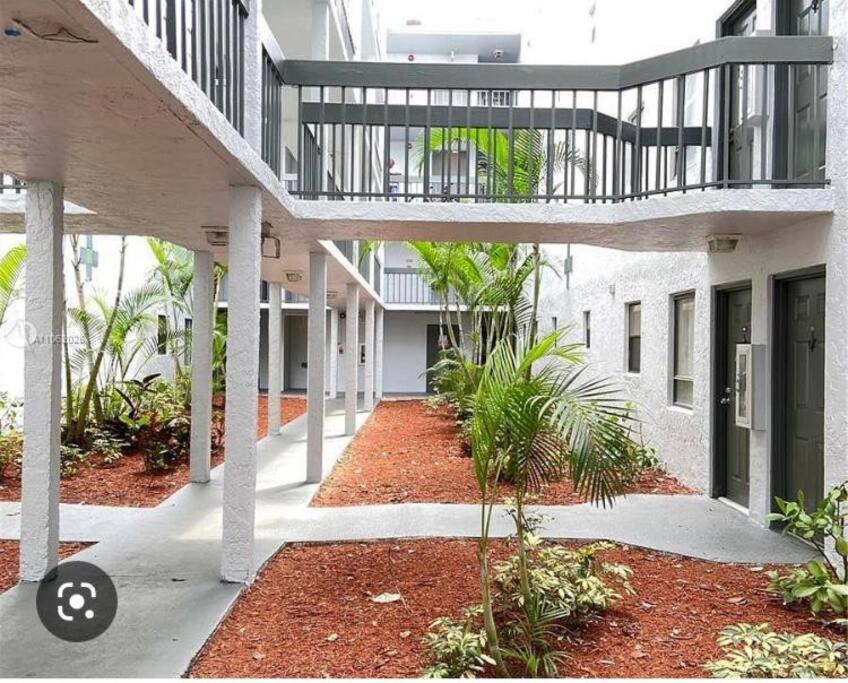Shining Star Apartment West Palm Beach Exterior photo